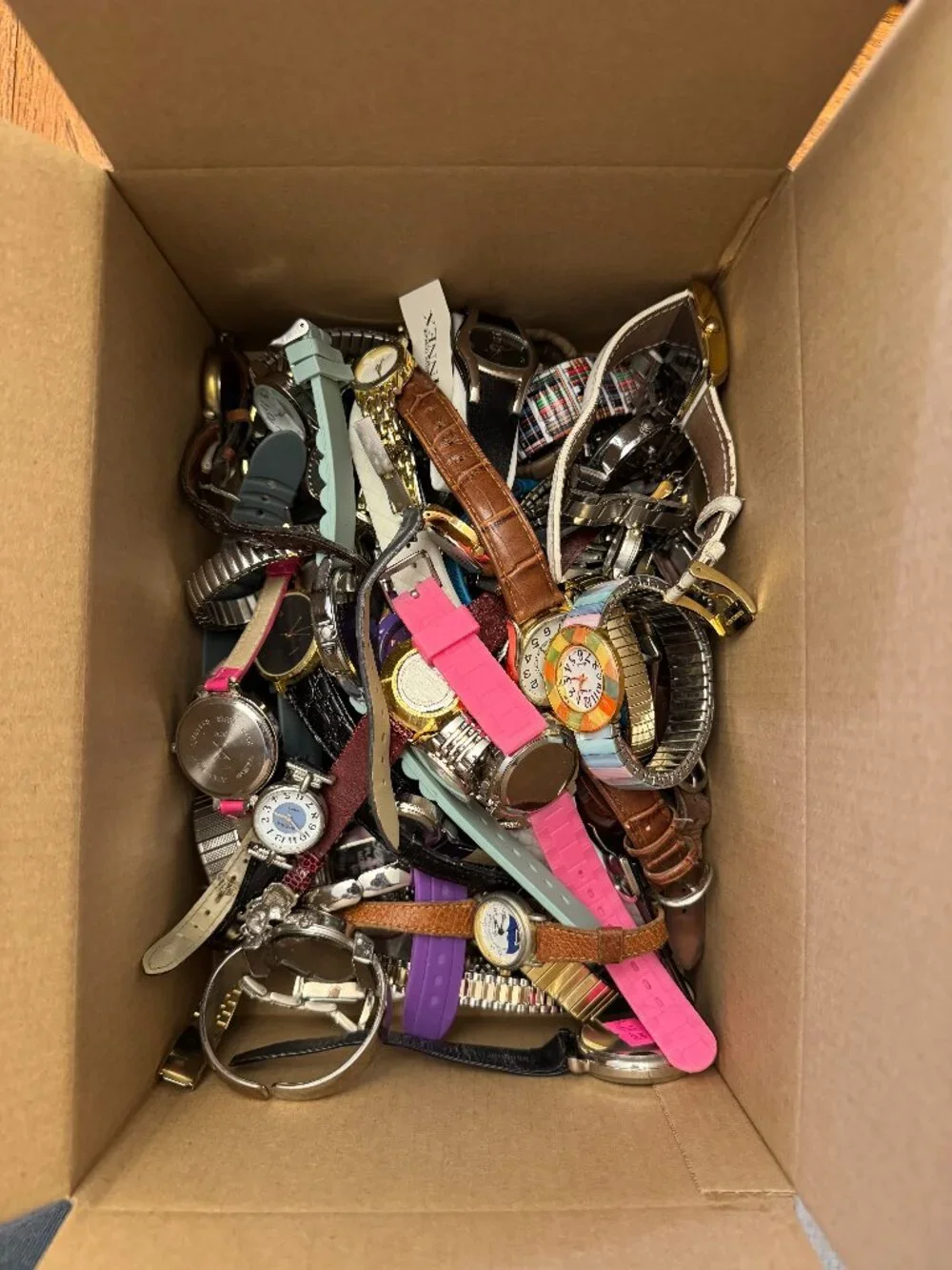 Bulk Watch Lot 4.5 LBS Mixed Vintage Modern Watches Reseller Parts Repair